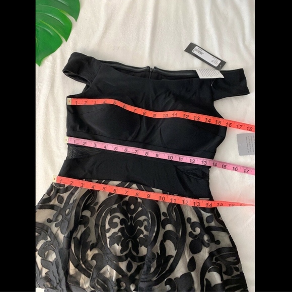 NWT Xscape Off-The-Shoulder Burnout Fit & Flare Dress‎ [SZ 8 ] - Picture 8 of 8
